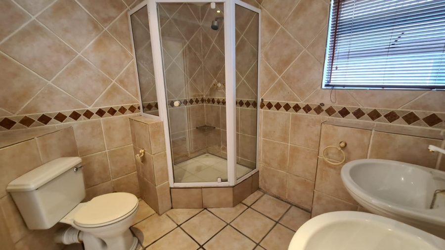 To Let 2 Bedroom Property for Rent in Kenridge Western Cape